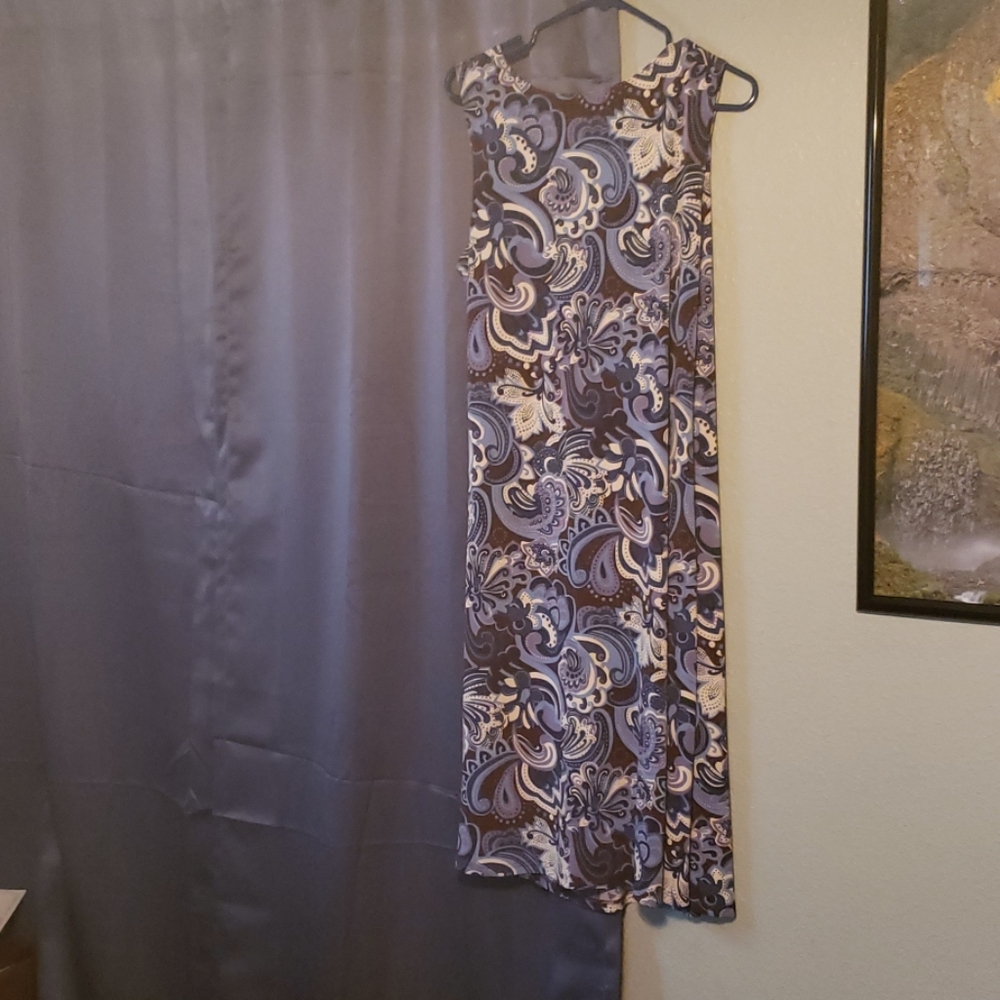 Too small - Picture 2 of 3